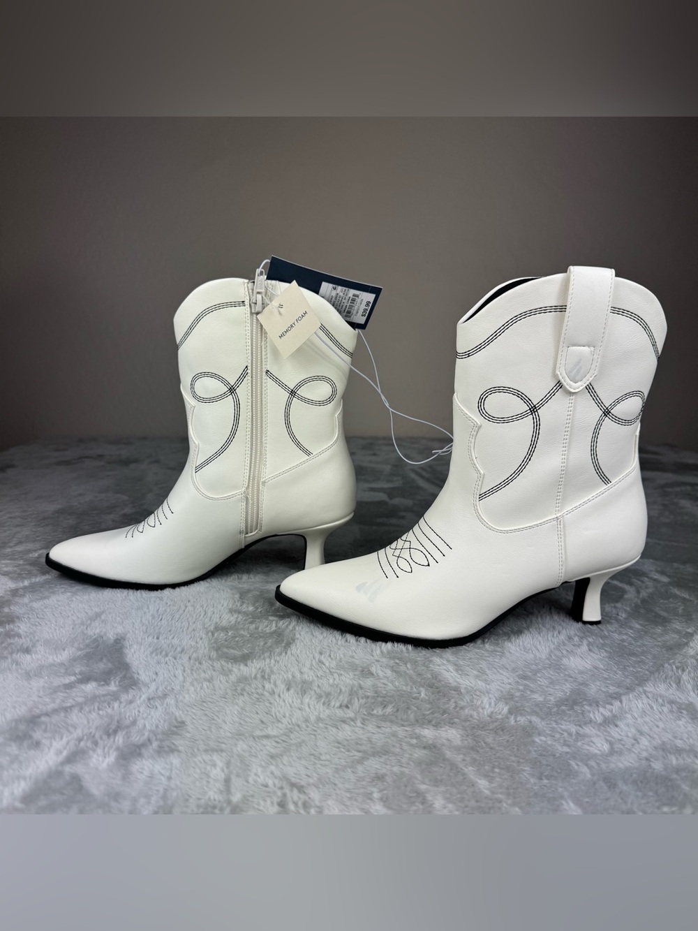 Universal thread boots sz 6.5 new with tags western cowgirl